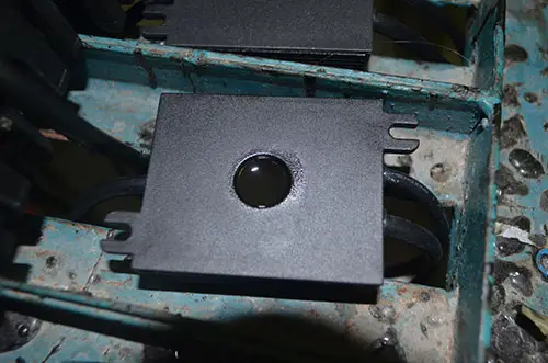 Eine vollständig vergossene schwarze Pumpenkomponente, gefüllt mit Epoxidharz, für die wasserdichte Steuereinheit 100%.